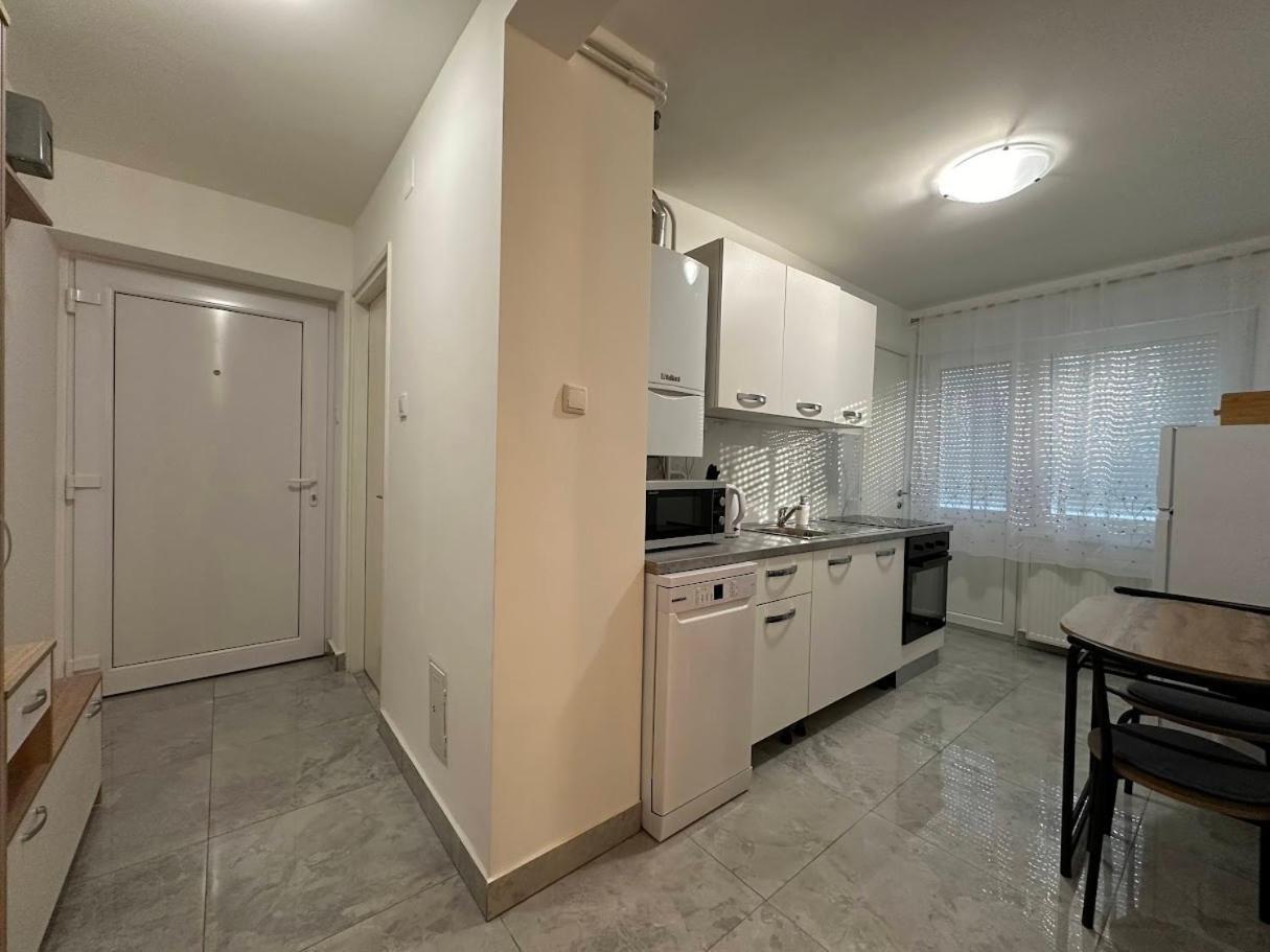 Apartment Marija วาราชดีน ภายนอก รูปภาพ